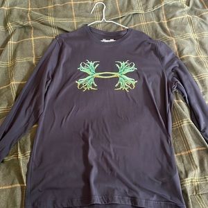 Under armor long sleeve tee